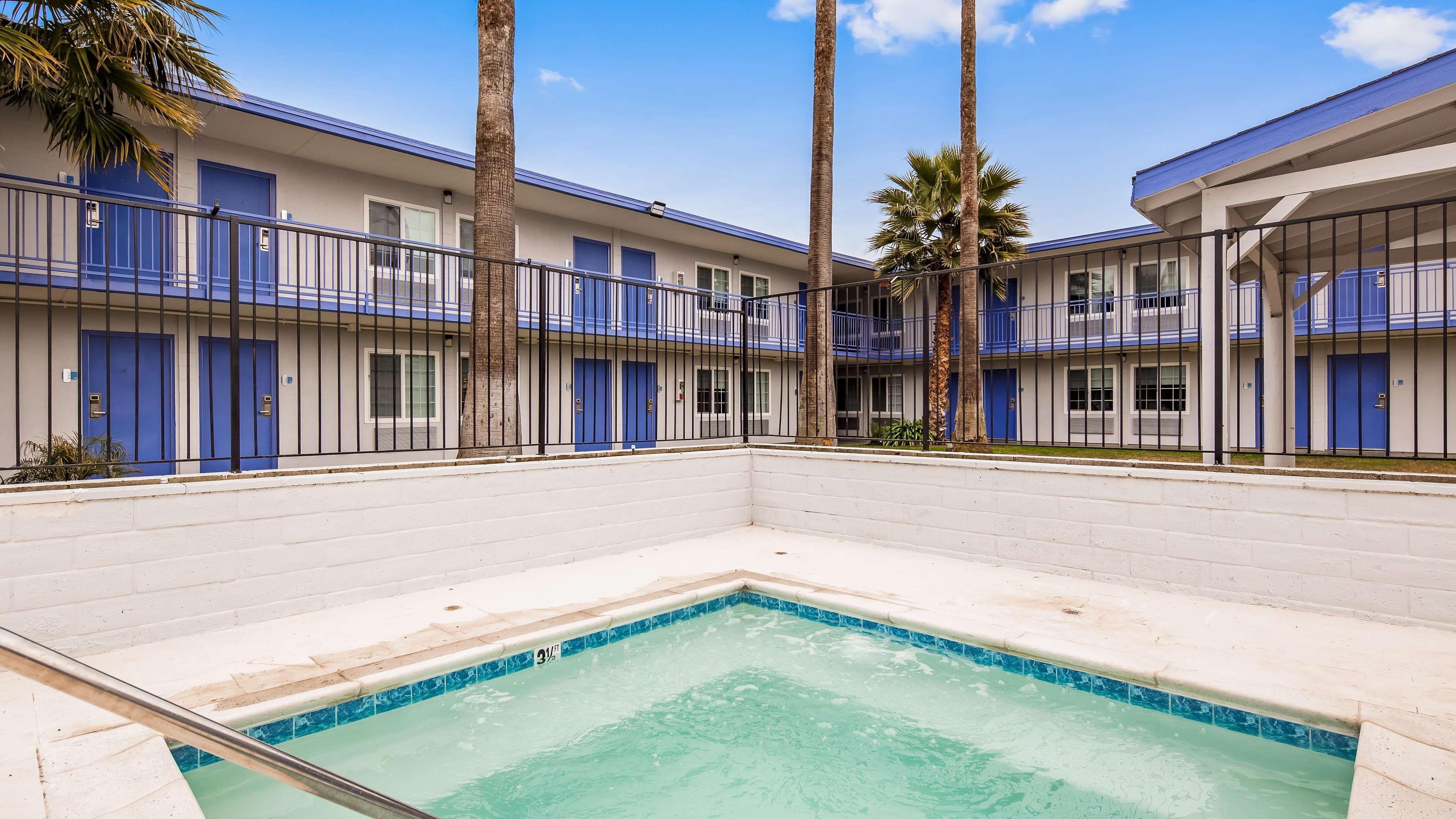 Surestay Plus Hotel By Best Western Sacramento Cal Expo Bagian luar foto